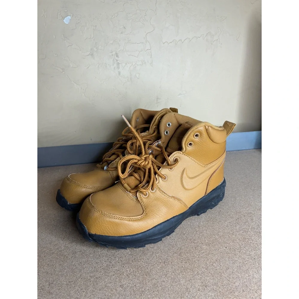 Nike Manoa LTR GS Wheat Brown Leather Boots BQ5371-700 Kids Size 5Y